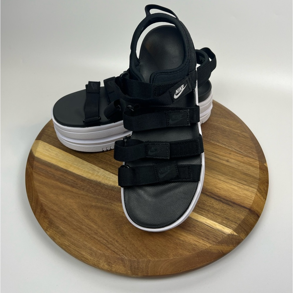 Nike platform, black sandals, new, size 9.